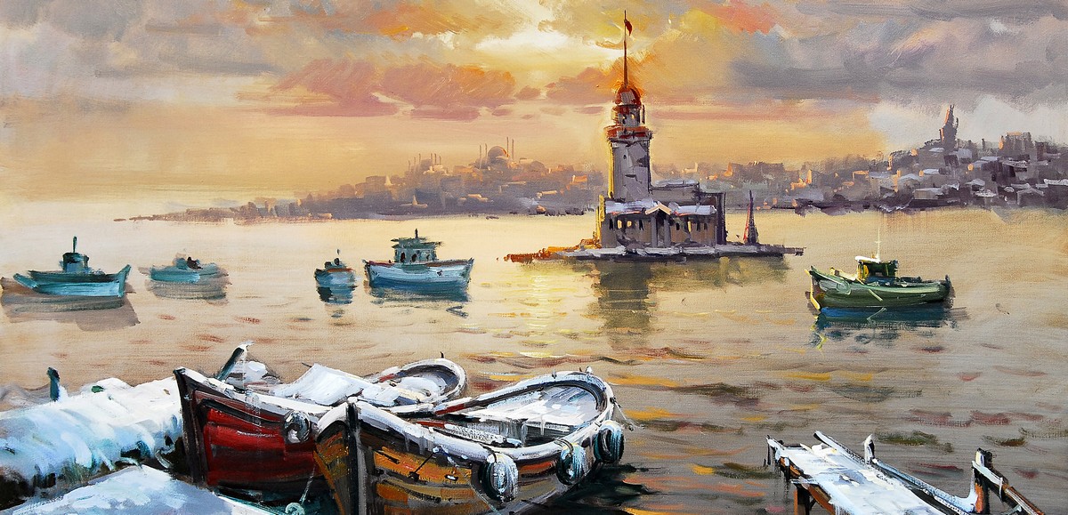Kız Kulesi karşısında kıyıya çekilmiş karlı tekneler