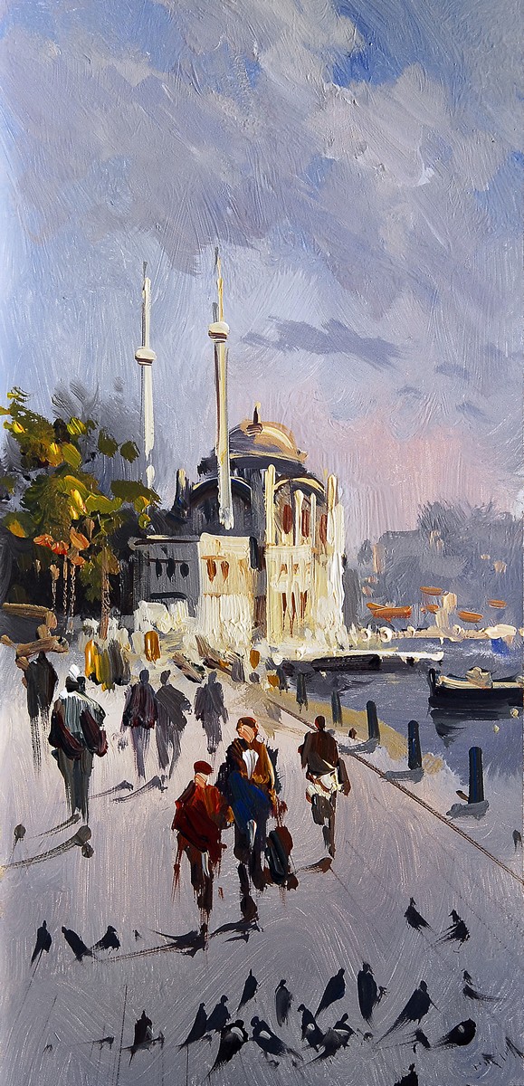 Ortaköy kıyısında yürüyen insanlar cami ve güvercinler